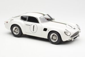 Aston Martin DB4 GT Zagato #1 24 Hours of Le Mans 1961 CMC 1:18 M-139 Μέταλλο - εικόνα 4 από 6