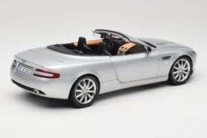 Aston Martin DB9 Volante Ασημί Minichamps 1:18 150137334 Μέταλλο - εικόνα 3 από 8