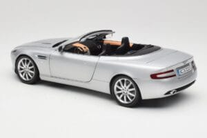 Aston Martin DB9 Volante Ασημί Minichamps 1:18 150137334 Μέταλλο - εικόνα 7 από 8
