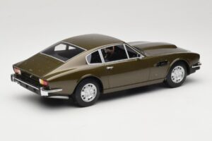 Aston Martin DBS Olive Πράσινο CMR 1:18 CMR003 Μέταλλο - εικόνα 2 από 6