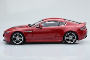 Aston Martin V12 Vantage Κόκκινο AUTOart 1:18 70208 Μέταλλο - εικόνα 4 από 8