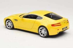 Aston Martin V8 Vantage Κίτρινο Hot Wheels 1:18 G7159 Μέταλλο - εικόνα 7 από 8
