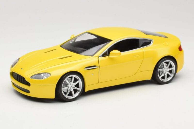 Aston Martin V8 Vantage Κίτρινο Hot Wheels 1:18 G7159 Μέταλλο