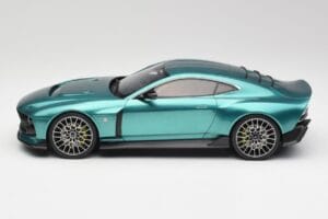 Aston Martin Valour Racing Green GT Spirit 1:18 GT480 Ρητίνη - εικόνα 3 από 6