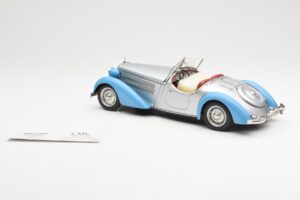 Audi 225 Front Roadster Μπλε Ασημί CMC 1:18 M-075B Μέταλλο - εικόνα 5 από 6