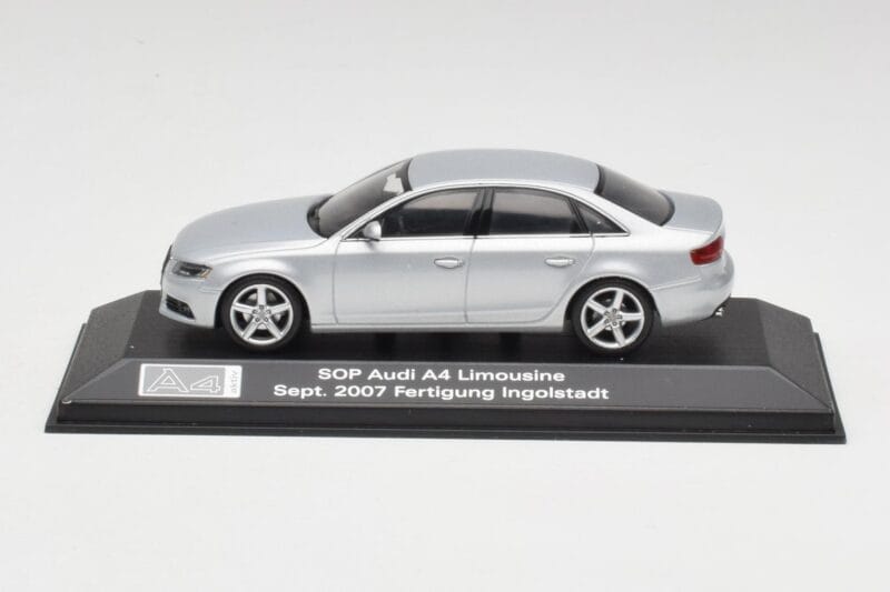 Audi A4 B8 3.2 Quattro Ice Ασημί Minichamps 1:43 5010704113 Μέταλλο