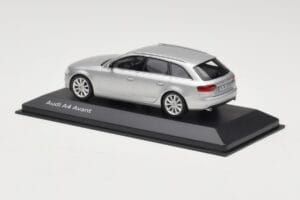 Audi A4 B8 Avant Ice Silver Minichamps 1:43 5011204213 Μέταλλο - εικόνα 3 από 4