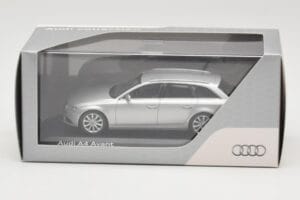 Audi A4 B8 Avant Ice Silver Minichamps 1:43 5011204213 Μέταλλο - εικόνα 4 από 4