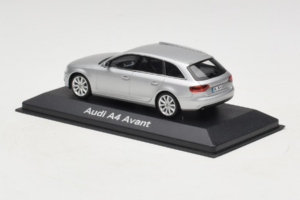 Audi A4 B8 Avant Ice Silver Minichamps 1:43 5011204213-R1 Μέταλλο - εικόνα 3 από 4