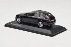 Audi A4 B8 Avant Phantom Black Minichamps 1:43 5011204223 Μέταλλο - εικόνα 3 από 4