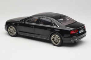 Audi A8L D3 W12 Phantom Black Kyosho 1:18 5011008125 Μέταλλο - εικόνα 7 από 8