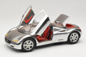 Audi Avus Quattro Chrome Silver Revell 1:18 08913-C1 Μέταλλο - εικόνα 2 από 8
