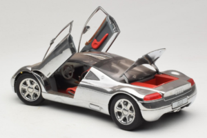 Audi Avus Quattro Chrome Silver Revell 1:18 08913-C1 Μέταλλο - εικόνα 5 από 8