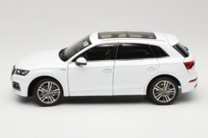 Audi Q5L FY Λευκό Paudi Model 1:18 30694 Μέταλλο - εικόνα 4 από 8