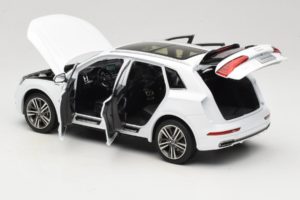 Audi Q5L FY Λευκό Paudi Model 1:18 30694 Μέταλλο - εικόνα 5 από 8
