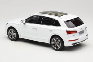 Audi Q5L FY Λευκό Paudi Model 1:18 30694 Μέταλλο - εικόνα 7 από 8