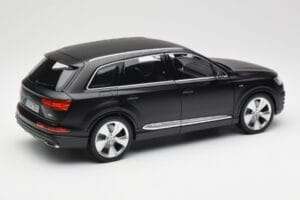 Audi Q7 4M Ματ Μαύρο Minichamps 1:18 110014001 Μέταλλο - εικόνα 3 από 8
