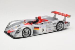 Audi R8 LMP900 #8 Audi Sport Team Joest F. Biela / E. Pirro / T. Kristensen 24 Hours of Le Mans 2000 Maisto 1:18 38899 Μέταλλ