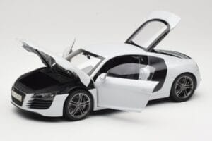 Audi R8 Type 42 Suzuka Grey Kyosho 1:18 09213SG Μέταλλο - εικόνα 2 από 8