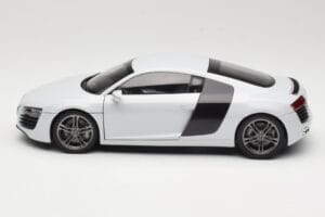 Audi R8 Type 42 Suzuka Grey Kyosho 1:18 09213SG Μέταλλο - εικόνα 4 από 8