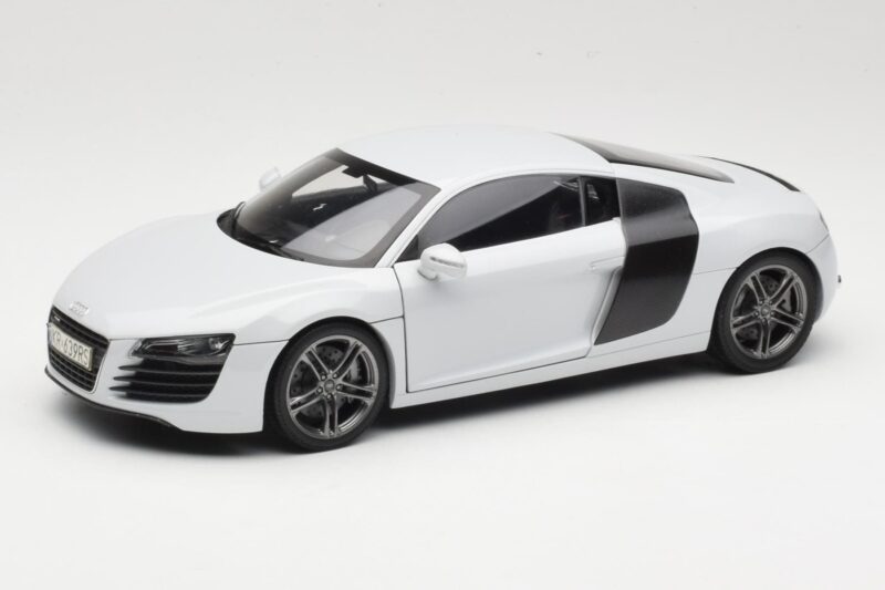 Audi R8 Type 42 Suzuka Grey Kyosho 1:18 09213SG Μέταλλο