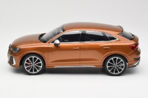 Audi RS Q3 Sportback 8U Brown Metallic Minichamps 1:18 155018104 Μέταλλο - εικόνα 3 από 6