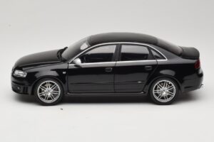 Audi RS4 B7 Sedan Phantom Black Minichamps 1:18 5010509115 Μέταλλο - εικόνα 4 από 8