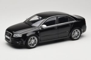 Audi RS4 B7 Sedan Phantom Black Minichamps 1:18 5010509115 Μέταλλο