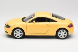 Audi TT 8N Κίτρινο Revell 1:18 08954-M1 Μέταλλο - εικόνα 4 από 8