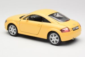 Audi TT 8N Κίτρινο Revell 1:18 08954-M1 Μέταλλο - εικόνα 7 από 8