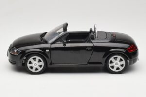 Audi TT 8N Roadster Μαύρο Revell 1:18 08980 Μέταλλο - εικόνα 4 από 8