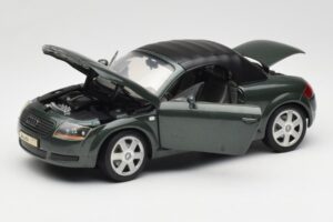 Audi TT 8N Roadster Πράσινο Revell 1:18 08979 Μέταλλο - εικόνα 2 από 8