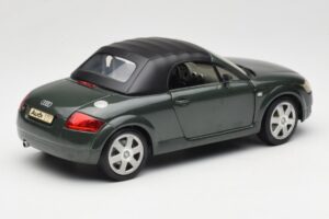 Audi TT 8N Roadster Πράσινο Revell 1:18 08979 Μέταλλο - εικόνα 3 από 8