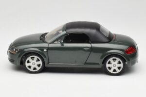 Audi TT 8N Roadster Πράσινο Revell 1:18 08979 Μέταλλο - εικόνα 4 από 8
