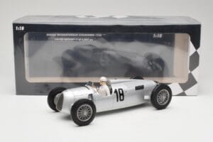 Auto Union Typ C #18 B. Rosemeyer Internationales Eifelrennen Nürburgring Winner 1936 Minichamps 1:18 155361018 Μέταλλο - εικόνα 6 από 6