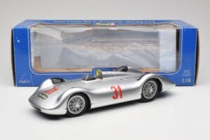 Auto Union Typ C Stromlinie #31 B. Rosemeyer 1937 Ασημί Revell 1:18 08436 Μέταλλο - εικόνα 8 από 8