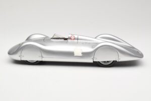 Auto Union Type C Streamliner #72 B. Rosemeyer World Record 1937 Revell 1:18 08420 Μέταλλο - εικόνα 3 από 6