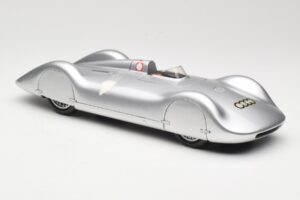 Auto Union Type C Streamliner #72 B. Rosemeyer World Record 1937 Revell 1:18 08420 Μέταλλο - εικόνα 4 από 6