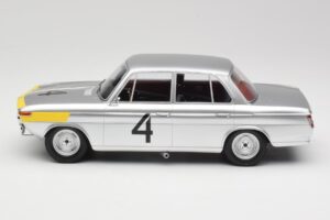 BMW 1800 TiSA #4 J. Ickx / J. van Ophem 24 Hours of Spa 1965 Winners Minichamps 1:18 107652504 Ρητίνη - εικόνα 3 από 6