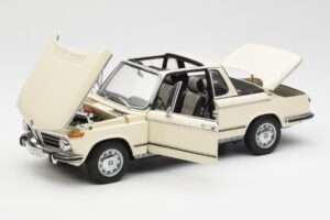 BMW 2002 Baur Καμπριολέ E10 Chamonix Λευκό AUTOart 1:18 70532 Μέταλλο - εικόνα 2 από 8