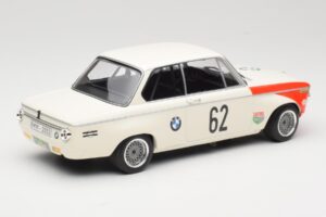 BMW 2002 tiK BMW AG #1 H. Hahne / D. Quester Class Winner Guards International 6 Hours Brands Hatch 1969 Minichamps 1:18 1556 - εικόνα 2 από 6