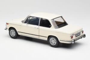 BMW 2002 Λευκό Kyosho 1:18 08541W Μέταλλο - εικόνα 7 από 8