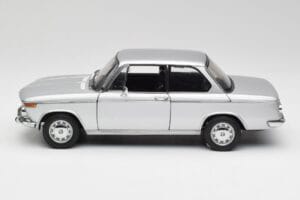 BMW 2002tii Ασημί AUTOart 1:18 80430151479 Μέταλλο - εικόνα 4 από 8
