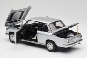BMW 2002tii Ασημί AUTOart 1:18 80430151479 Μέταλλο - εικόνα 5 από 8