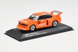 BMW 320i Group 5 #23 E. Cheever / G. Villeneuve 6 Hours of Mosport Class Winners 1977 Damaged Spoiler Minichamps 1:43 4007723 - εικόνα 2 από 5