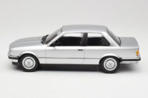BMW 323i E21 Ασημί Minichamps 1:18 155026001 Μέταλλο - εικόνα 3 από 6