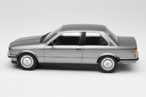 BMW 323i E30 Grey Metallic Minichamps 1:18 155026006 Μέταλλο - εικόνα 3 από 6