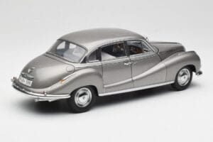 BMW 502 2.6 Luxus Silver Beige Metallic AUTOart 1:18 70591 Μέταλλο - εικόνα 3 από 8