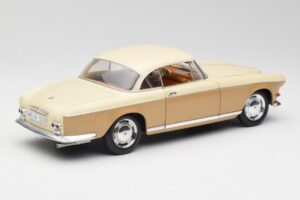 BMW 503 Μπεζ Revell 1:18 8832 Μέταλλο - εικόνα 3 από 8