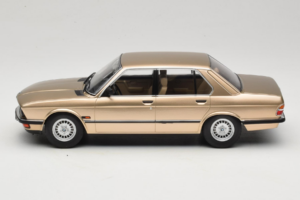 BMW 520i E28 Gold Metallic IXO 1:18 18CMC184 Μέταλλο - εικόνα 3 από 6